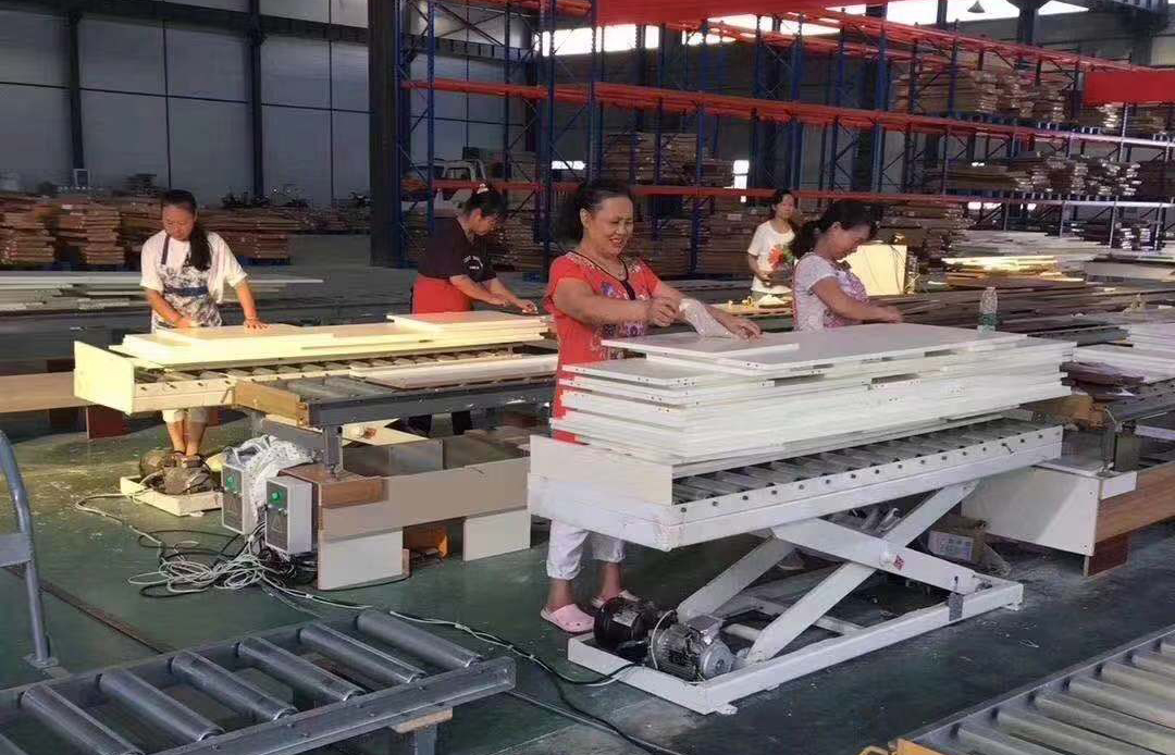 Factory prefabricated retail fixture production